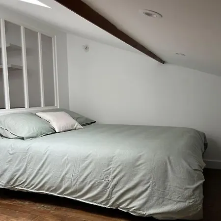 Appartement Refait A Neuf A Proximite Du Centre *