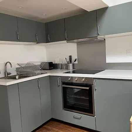 Appartement Refait A Neuf A Proximite Du Centre *